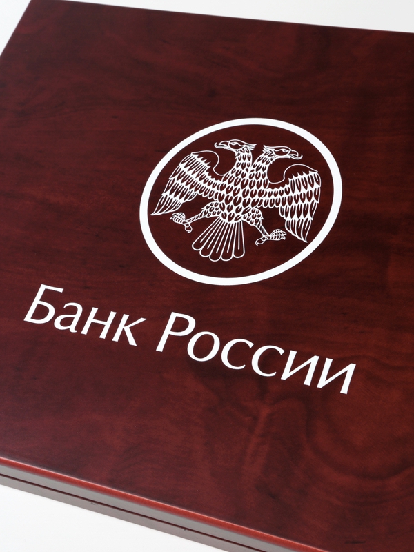 Нанесение логотипа Банк России (вертикальный)