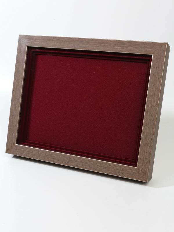 Багетная рамка S пластиковая под 1 ячейку (209х270х18 мм) с поролоновой вставкой. Вид 6