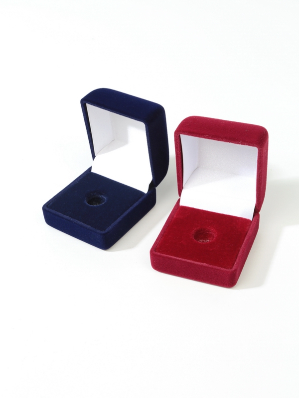  Футляр (45х50х37 мм) под значок на цанге, светло-бордовый