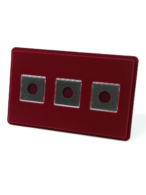 Планшет M (146х236х12 мм) для 3 монет в капсулах Quadrum (50х50х6 мм)