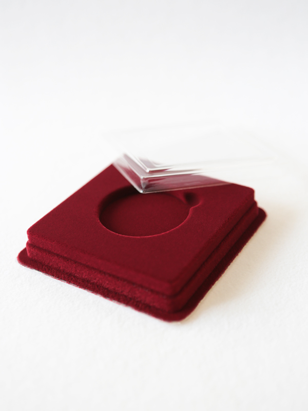  Сувенирная упаковка (106х106х20 мм) под монету, медаль (диаметр 48 мм, глубина 6,5 мм), тёмно-синий