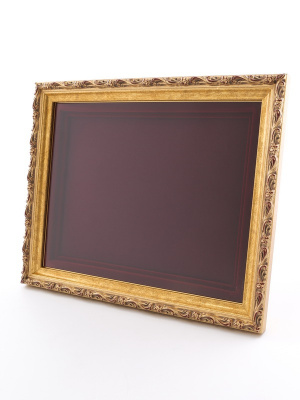  Стенд серии «Барокко» под 1 ячейку (209х270х18 мм) с поролоновой вставкой. Открывающийся, тёмно-бордовый