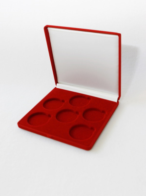  Футляр (165х165х27 мм) на 6 монет в капсулах (диаметр 44 мм). Вид 2, светло-бордовый