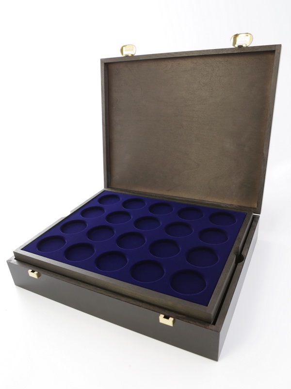  Деревянный бокс Carus (322х268х64 мм). 4 поддона. Для 80 капсул (диаметр 44 мм), тёмно-синий