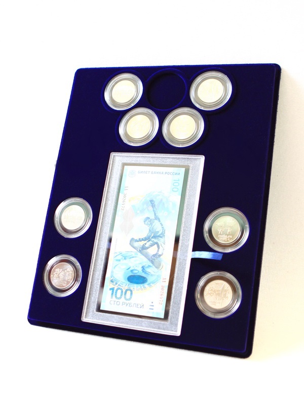  Планшет S (234х296х12 мм) для 1 банкноты Сочи-2014 в капсуле и 8 монет Сочи-2014 в капсулах (4 монеты располагаются в олимпийских кольцах), тёмно-синий
