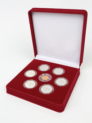 Футляр (186х192х50 мм) на 7 монет в капсулах (диаметр 44 мм)