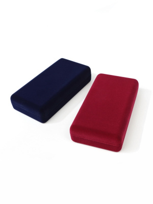 Футляр (62х116х26 мм) с универсальной подложкой,  светло-бордовый