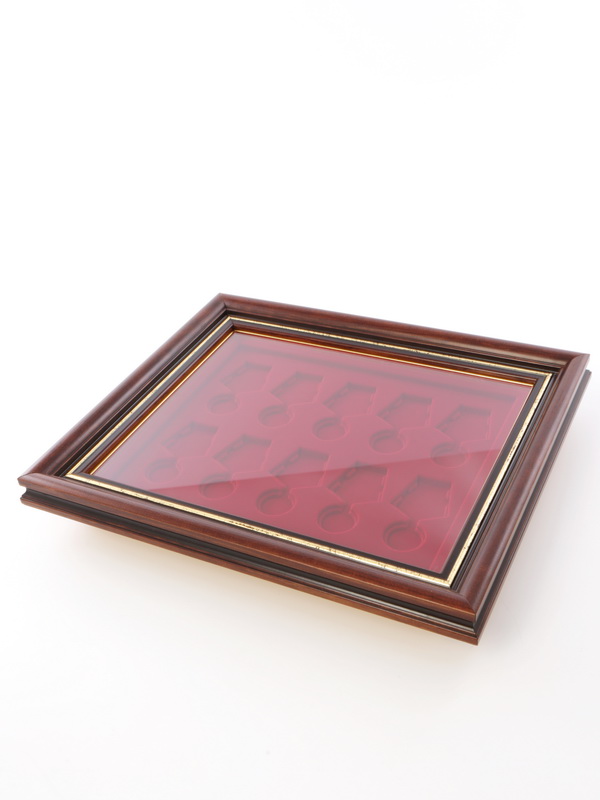  Стенд выпуклый коричневого цвета с золотом под 10 медалей РФ d-32 мм с пятиугольной колодкой. Открывающийся, тёмно-синий