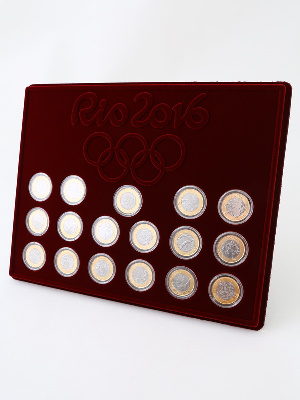 Планшет S (234х296х12 мм) для 16+1 монет серий «XXXI Летние Олимпийские игры 2016 года в Рио-де-Жанейро», «Передача Олимпийского флага». Монеты в капсулах Leuchtturm