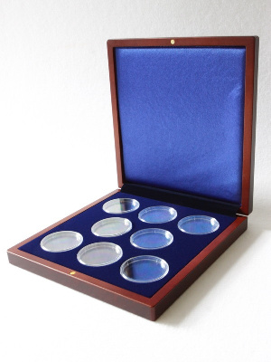Деревянный футляр (190х196х32 мм) для 8 монет в капсулах (диаметр 46 мм). Синий