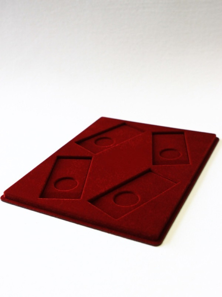  Планшет S (234х296х12 мм) для 4 Олимпийских монет Сочи-2014 в блистере. Вертикальный, тёмно-бордовый