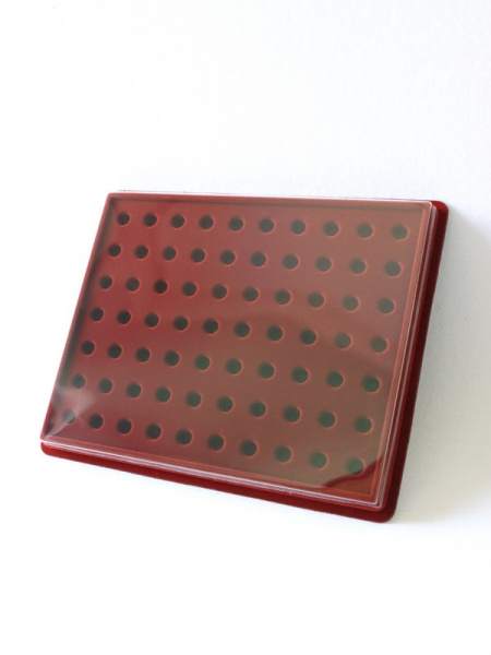  Планшет S (243х304х21 мм) на 70 цанг (под значки с цангой), тёмно-бордовый