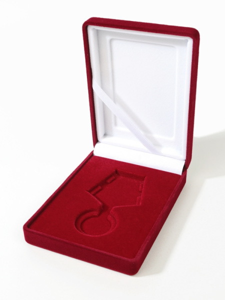  Футляр (90х124х32 мм) под медаль РФ d-32 мм с пятиугольной колодкой и удостоверение (75х105х7 мм), светло-бордовый