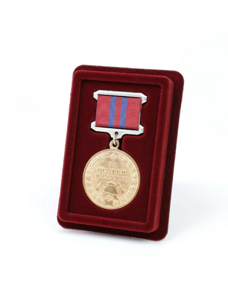  Сувенирная упаковка (63х91х15 мм) для медали на квадро колодке (короткая), тёмно-бордовый