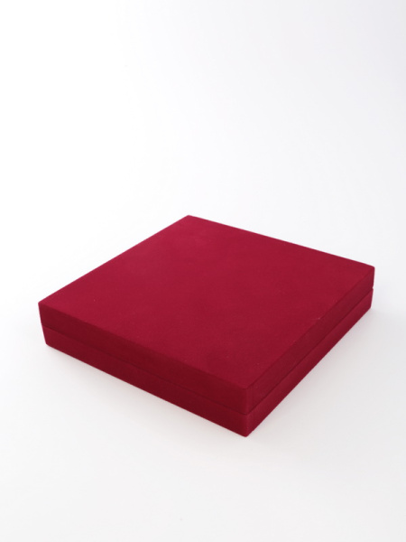Футляр с низкой крышкой (160х160х33 мм) для мерного слитка (120х60х12 мм), светло-бордовый