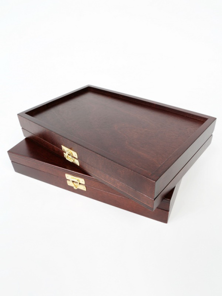 Деревянный футляр Vintage M (244х156х38 мм) под набор монет (1 капсула d-44 мм, 1 капсула d-46 мм), тёмно-бордовый