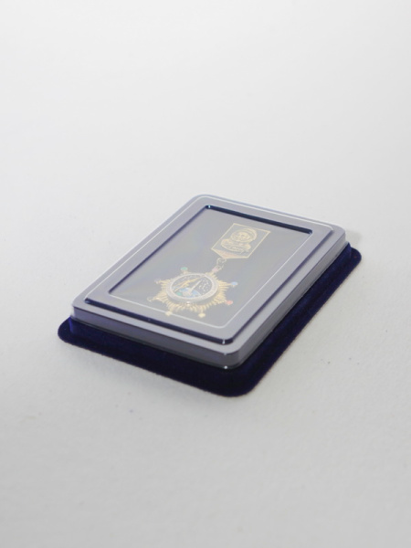  Сувенирная упаковка (110х139х22 мм) с поролоновой вставкой под универсальную медаль (59х97х16 мм), тёмно-бордовый