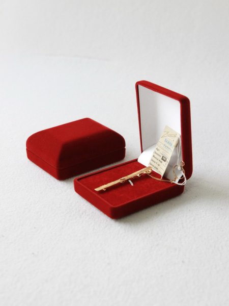 Футляр (61х79х32 мм) под зажим для галстука, светло-бордовый