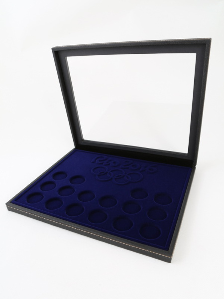  Бокс из искусственной кожи с прозрачным окном Nera Plus для 16 монет серии «XXXI Летние Олимпийские игры 2016 года в Рио-де-Жанейро». Монеты в капсулах Leuchtturm, тёмно-синий