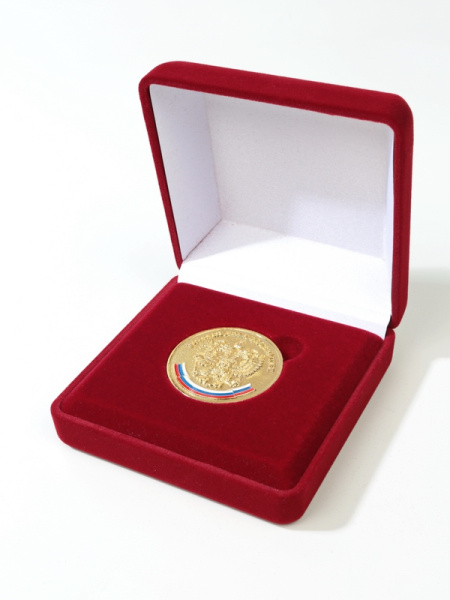 Футляр (92х92х40 мм) для монеты, медали (диаметр 40 мм, толщина 4 мм), с вертикальной установкой медали, светло-бордовый