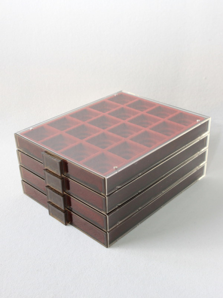  Кассета XL на 20 ячеек (47х47х10 мм) (под знаки с винтом), светло-бордовый