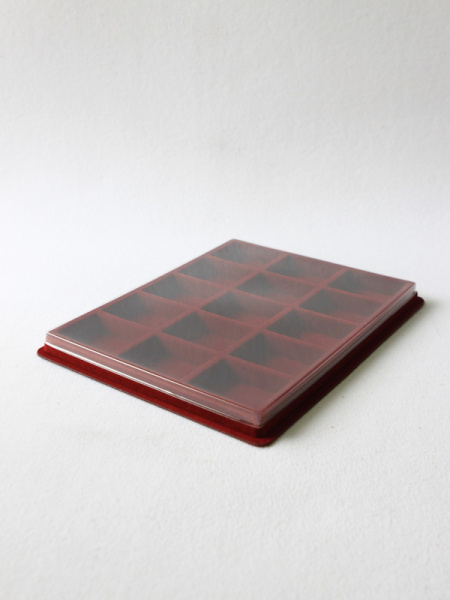 Планшет S (243х304х21 мм) на 15 ячеек (66х50х16 мм), тёмно-бордовый