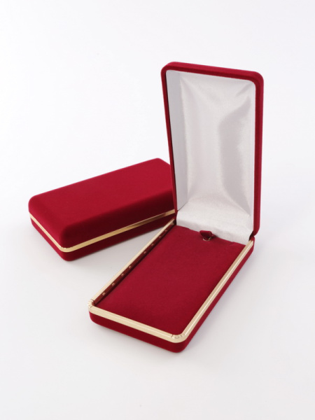 Футляр (62х116х26 мм) с золотым ободком под серьги, подвеску, светло-бордовый