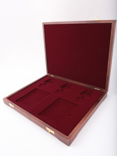  Футляр деревянный Vintage S (305х247х40 мм) на 3 медали РФ d-32 мм и 2 удостоверения, тёмно-бордовый