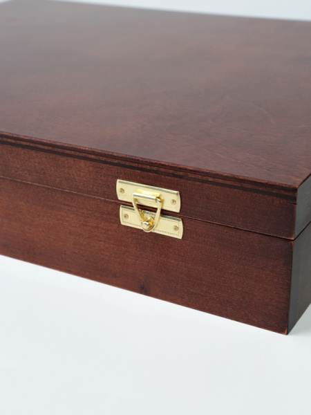  Футляр деревянный Vintage (329х271х61 мм) для 16 слабов NGC и PCGS (63х86х8 мм). 2 уровня, тёмно-бордовый