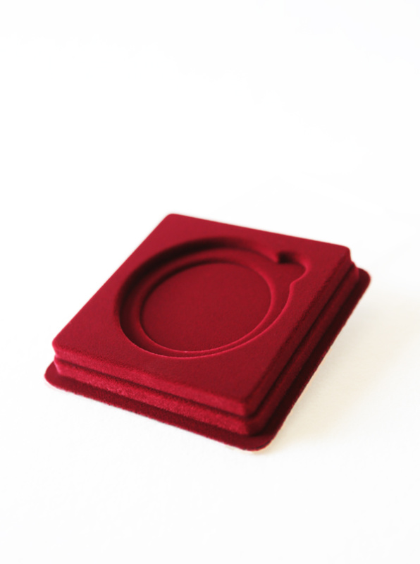 Сувенирная упаковка (106х106х20 мм) под медаль (диаметр 70,5 мм, глубина 5 мм)