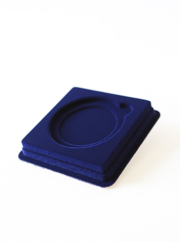 Сувенирная упаковка (106х106х20 мм) под медаль (диаметр 70,5 мм, глубина 5 мм)