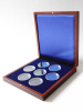 Деревянный футляр (190х196х32 мм) для 7 монет в капсулах (диаметр 46 мм). Синий