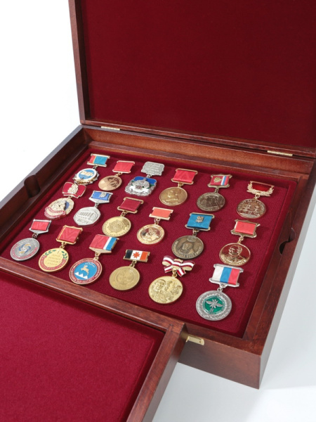  Футляр деревянный Vintage (329х271х72 мм) с 2 универсальными уровнями, тёмно-бордовый