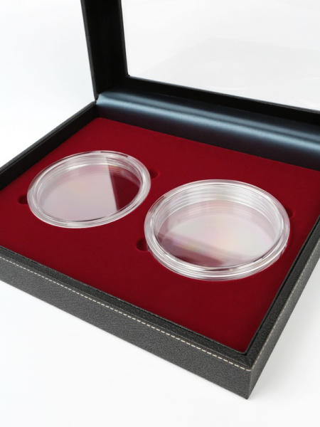  Бокс из искусственной кожи с прозрачным окном Nera XL Plus для 2 монет 10000 руб (золото 999, 1 кг ) или 100 руб (серебро 925, 1 кг) в капсулах, светло-бордовый