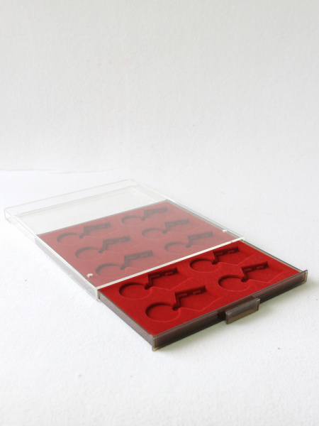  Кассета МВ на 10 медалей РФ d-37 мм с пятиугольной колодкой, светло-бордовый