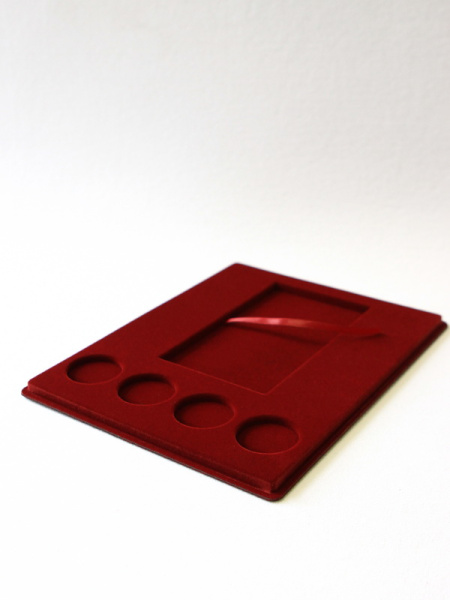  Планшет S (234х296х12 мм) для 1 банкноты Сочи-2014 в капсуле и 4 монет Сочи-2014 в капсулах, тёмно-бордовый