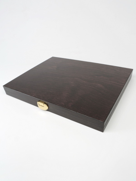  Деревянный бокс Carus (304х248х31 мм) для 2 золотых и 13 серебряных монет «Футбол 2018» в капсулах. Талисман, тёмно-синий