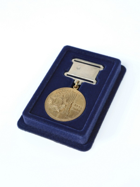  Сувенирная упаковка (63х91х15 мм) для медали на квадро колодке (удлинённая), тёмно-синий